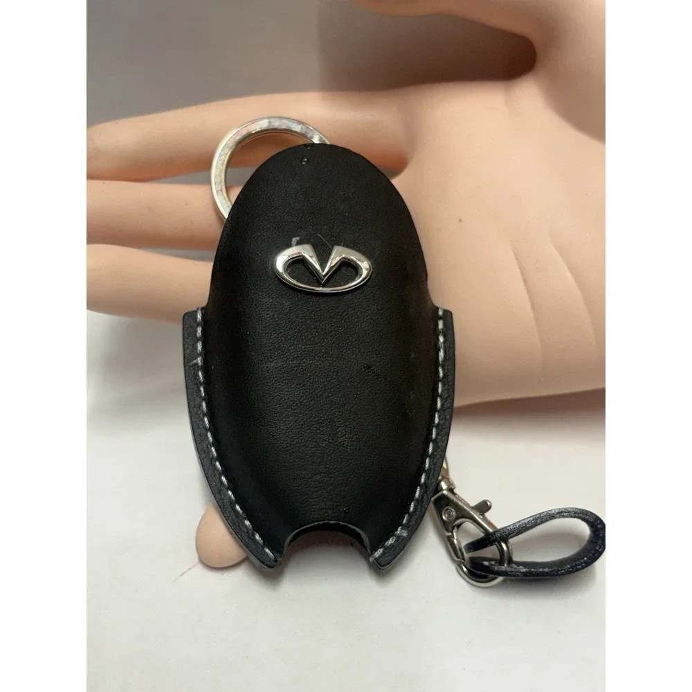 Black Leather V Logo Key Holder Keychain Key Ring Designer Style